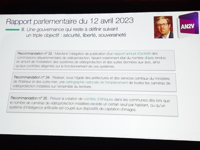 Photo de la diapositive de présentation du rapport parlementaire de Philippe Latombe décrivant les recommandations n°32, 34 et 35